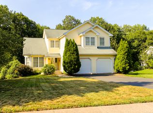 112 Folly Brook Ln, Manchester, CT 06040