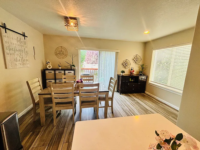 4209 SW 3rd St — Photo 9