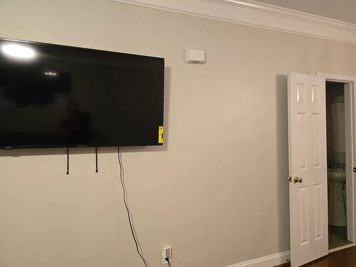Charming 2BR Townhome in Columbia — Photo 4