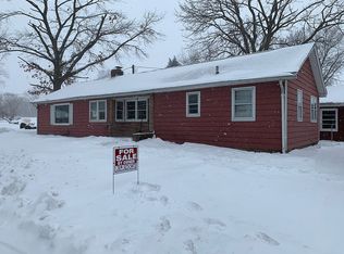 105 Maxson Dr, West Liberty, IA 52776