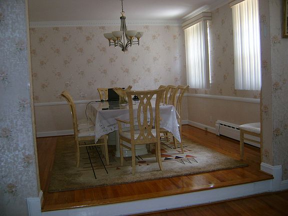 4th image of 136-12 71rd
