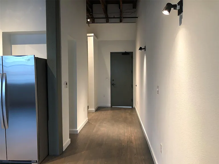 102 E 2nd St #203 — Photo 6