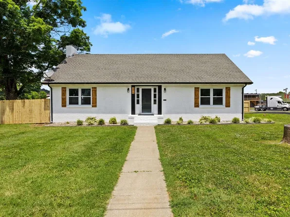 206 College St, Horse Cave, KY 42749