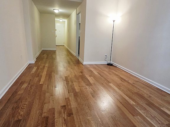 2nd image of 302 W 87th St #24