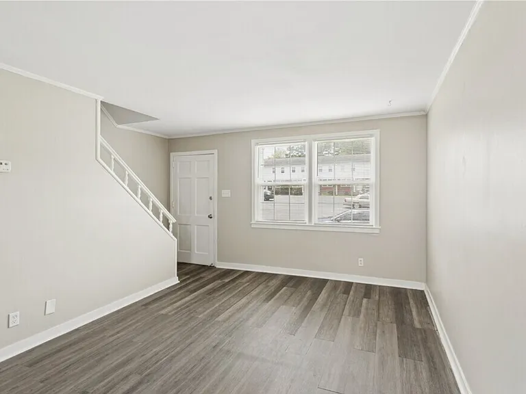 Lone Oak Villas — Photo 8