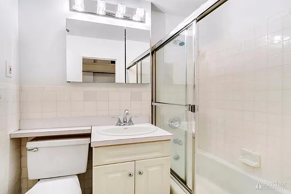 Rented by Anchor Associates | media 16