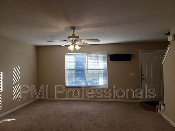 2nd image of 406 Arapaho Dr