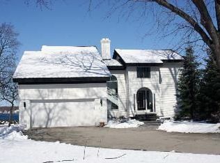 2531 Ridge Rd, White Lake, MI 48383