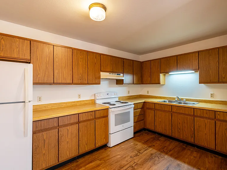 816 Ames Ave #5 — Photo 1