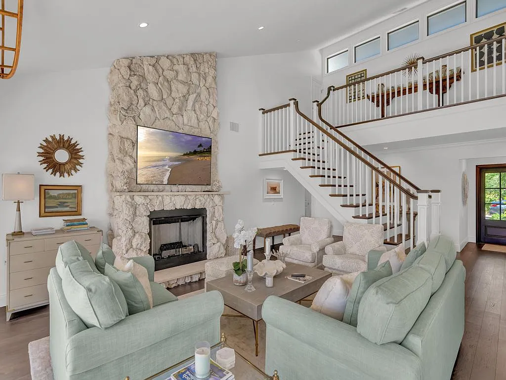 5 bed, 5.5 bath, 2685 sqft, $25,000 — Photo 3