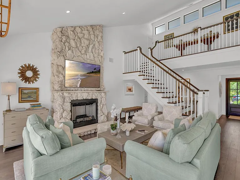 245 Springline Dr — Photo 3