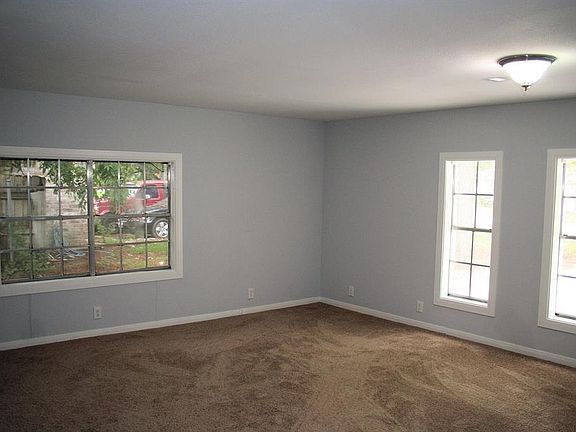 5th image of 4705 E 30th St