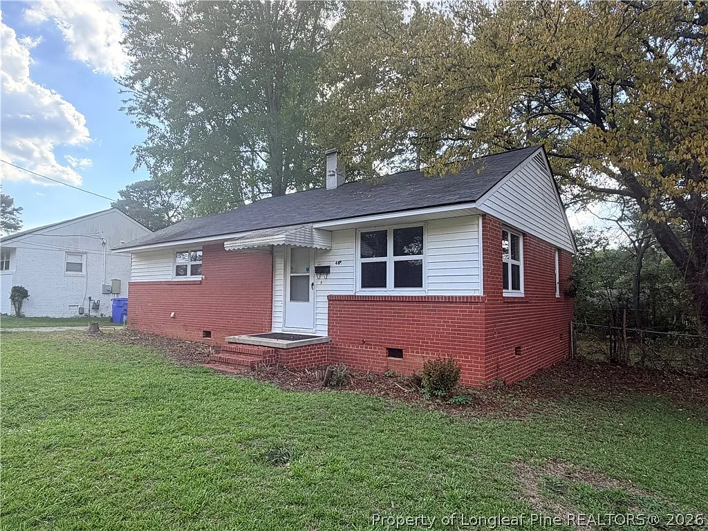 2 bed, 1.0 bath, 1012 sqft, $1,050 — Photo 2