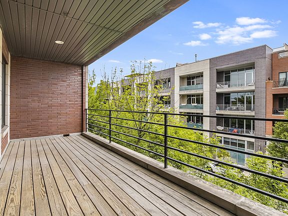 4th image of 828 N California Ave APT 3