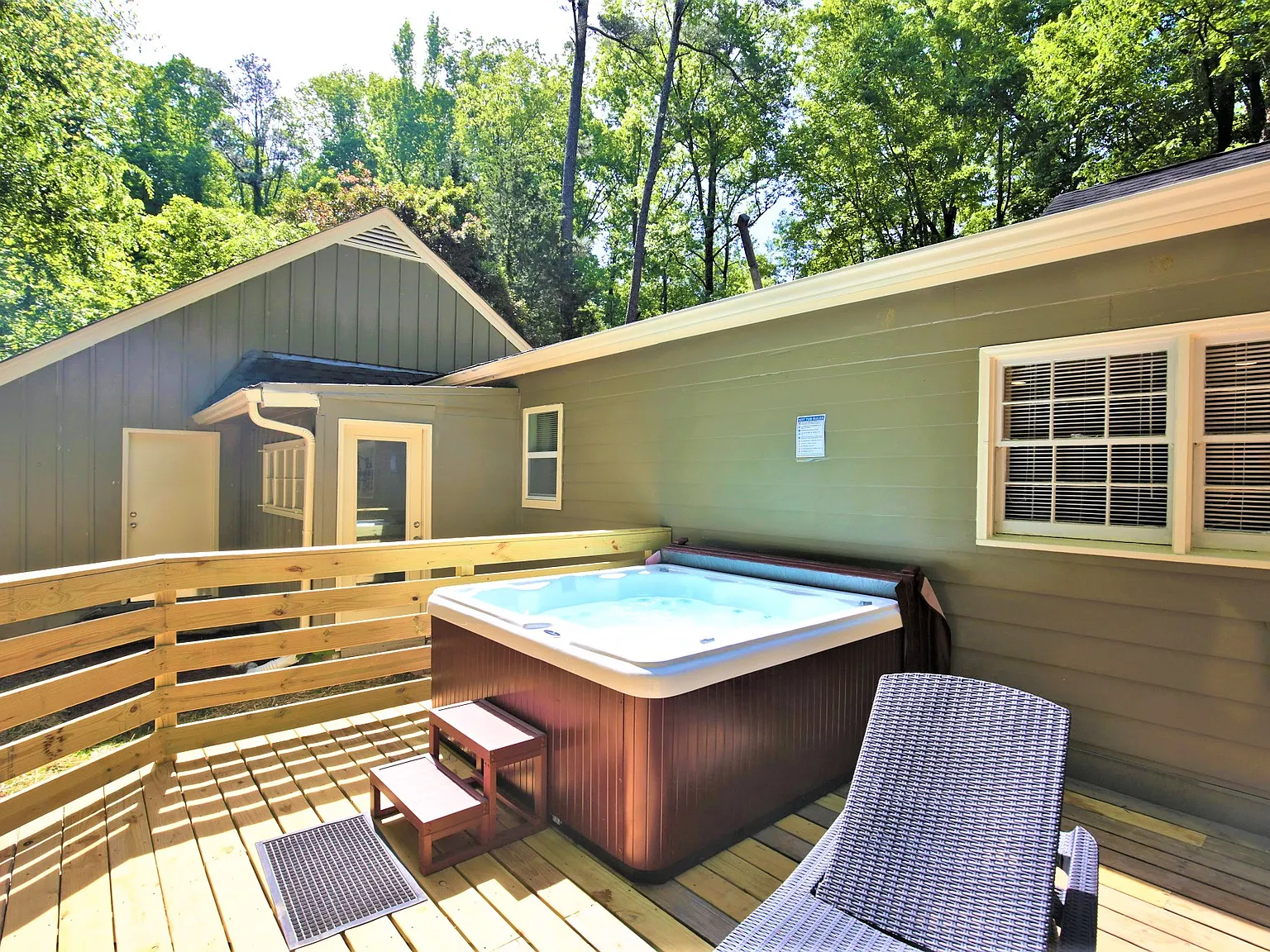 6 bed, 3.5 bath, 3638 sqft, $5,900 — Photo 4