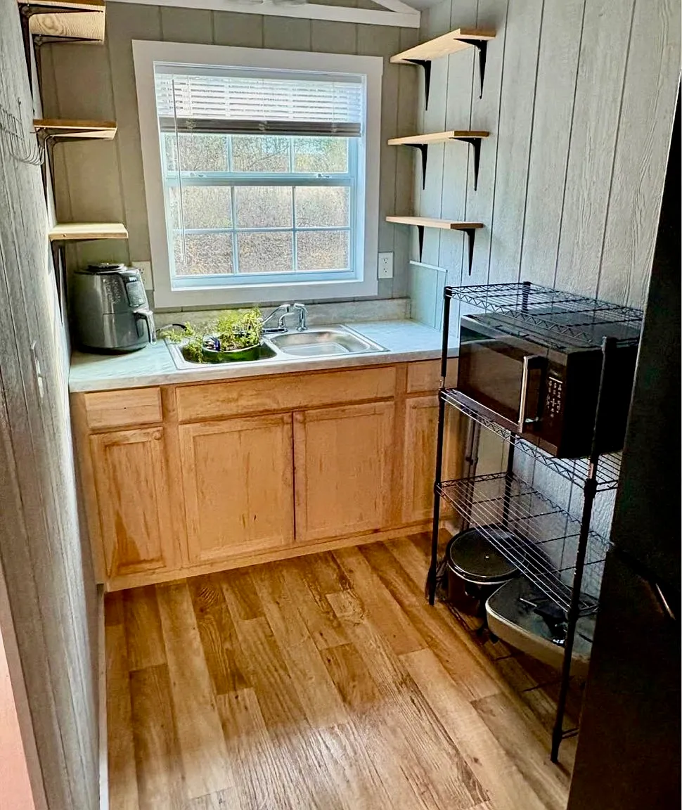 Studio, 300 sqft, $1,200 — Photo 3