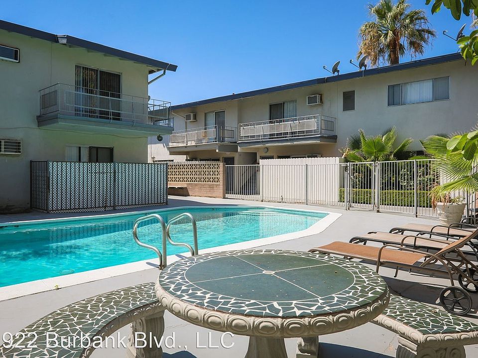 1st image of 11922 Burbank Blvd #8