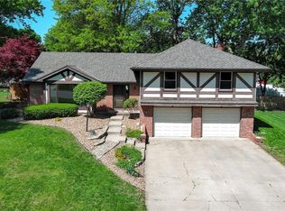 3122 Lakeview Cir, Leavenworth, KS 66048