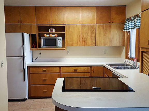 5th image of 924 Mulder Dr