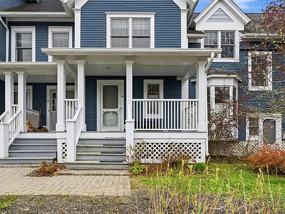 2nd image of 400 Chemin Lakeside #58