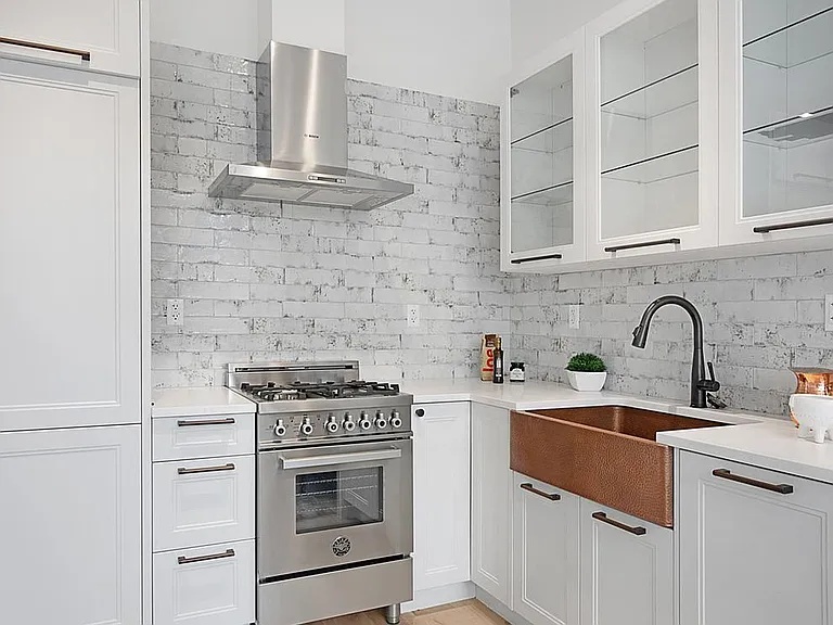1003 Willoughby Ave #2R — Photo 3