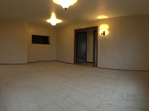 4th image of 3041 Parkdale Dr