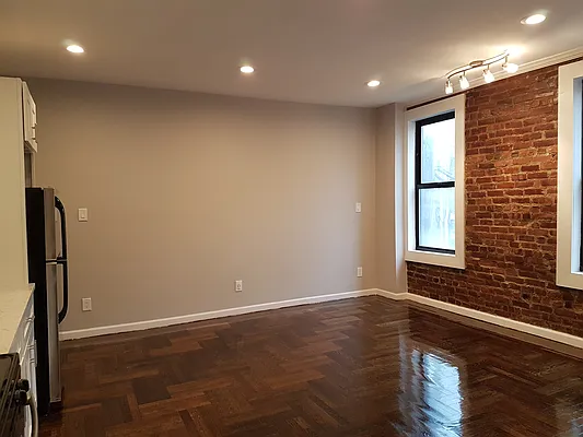 Rented by Bruma Realty LLC | media 2