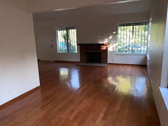 5th image of 1873 E Woodgate Dr