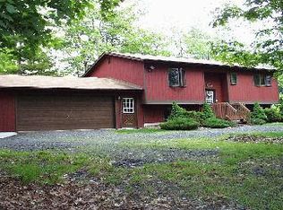 200 Spruce Lake Dr, Milford, PA 18337