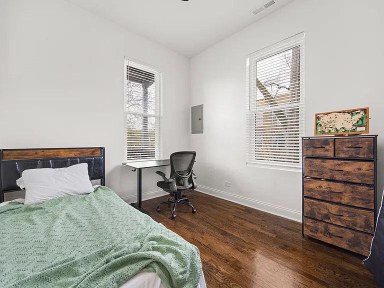 2228 S Wood St #2 — Photo 6