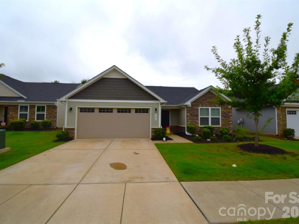 2nd image of 4104 Mackinnon Dr