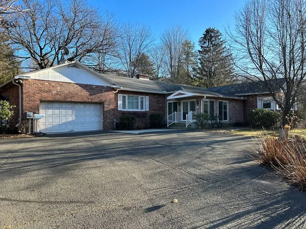 70 Southampton Rd, Holyoke, MA 01040