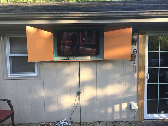 Tv on deck