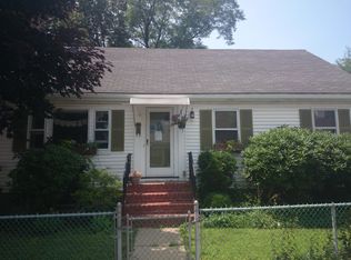 73 Bourne St, Jamaica Plain, MA 02130