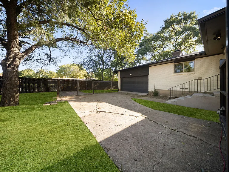 905 Tarryall Dr — Photo 56