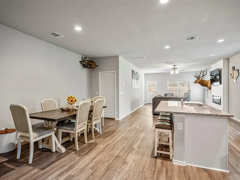 210 Bellewood Manor Dr — Photo 14