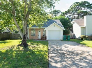 69 7th St, Shalimar, FL 32579