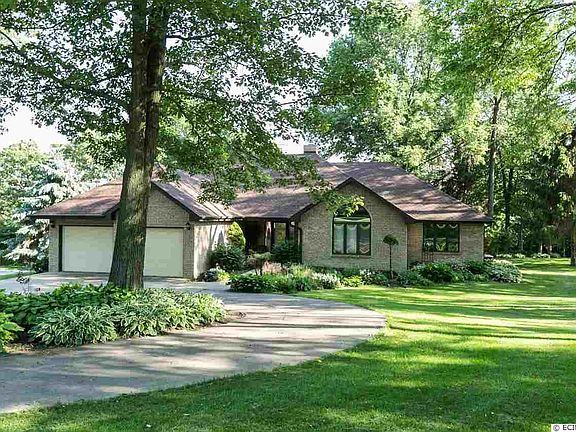 3rd image of 15358 Briarwood Dr
