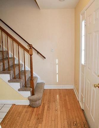 3rd image of 1102 Broadmoor Ct
