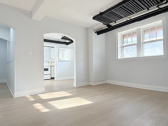 5th image of 36 Hanna St W Unit 14