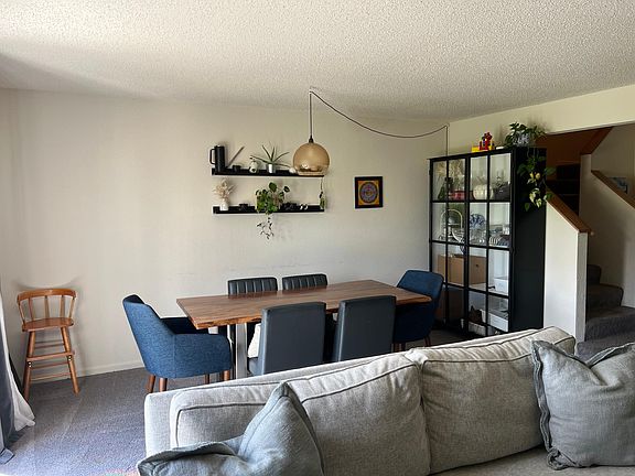 3rd image of 381 Rolling Meadow Dr