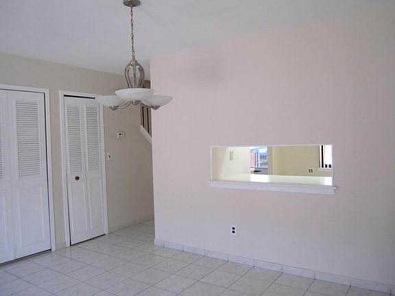 4th image of 164 Balsam Pl