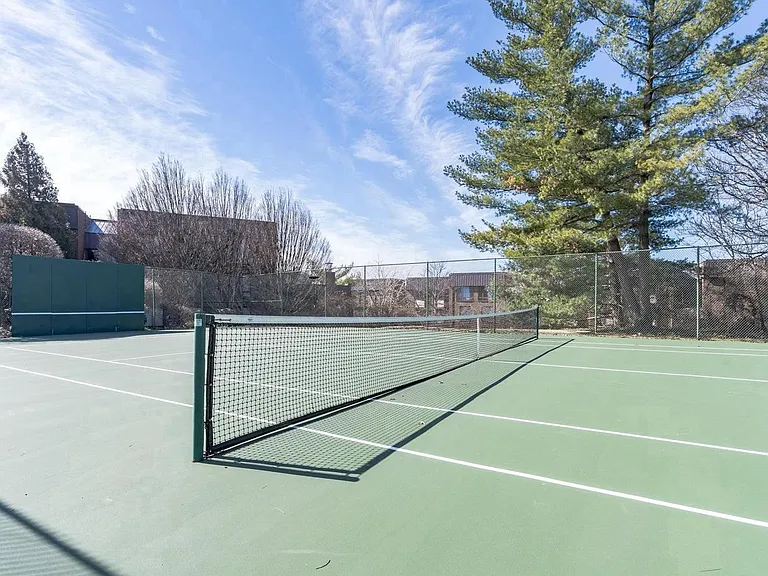 124 Roberts Ln #401 — Photo 30