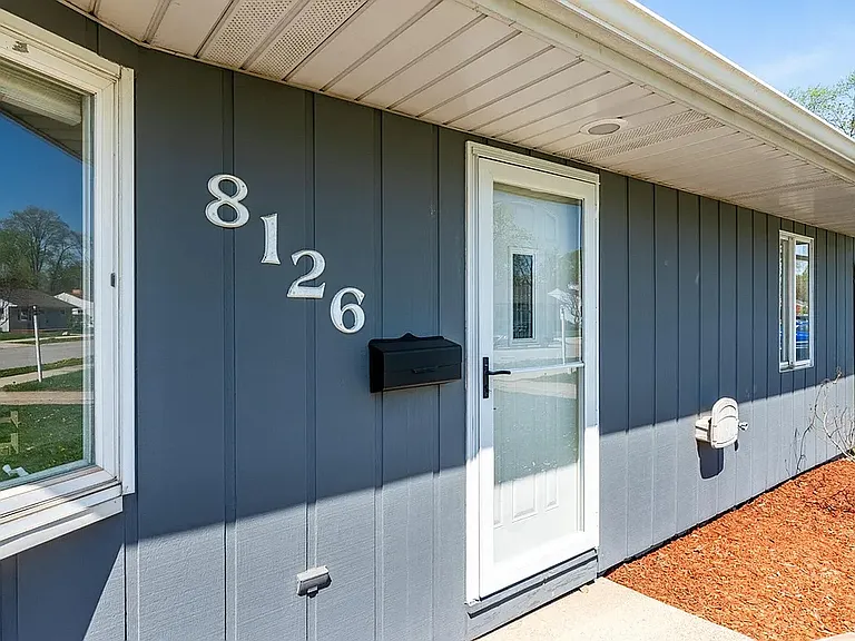8124 Robertson Pl — Photo 1