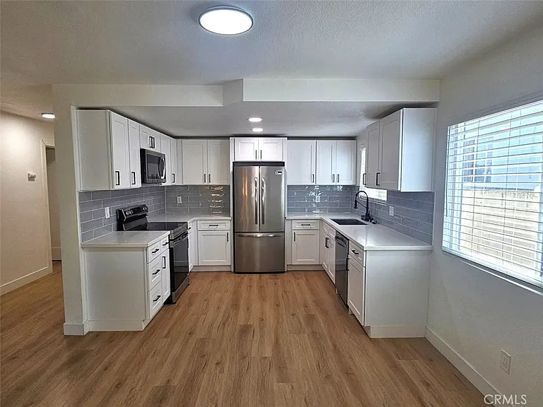 226 N Citrus Ave #A — Photo 6