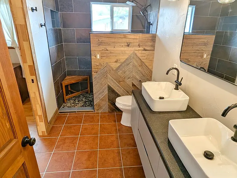 2404 Monterey Rd — Photo 18