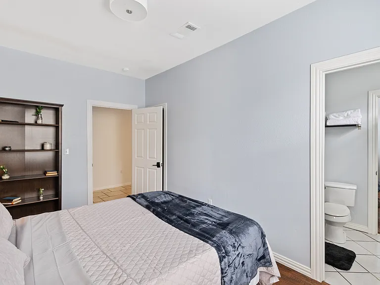 810 Turner Ave — Photo 22