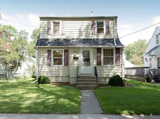 309 9th St NW, Rochester, MN 55901