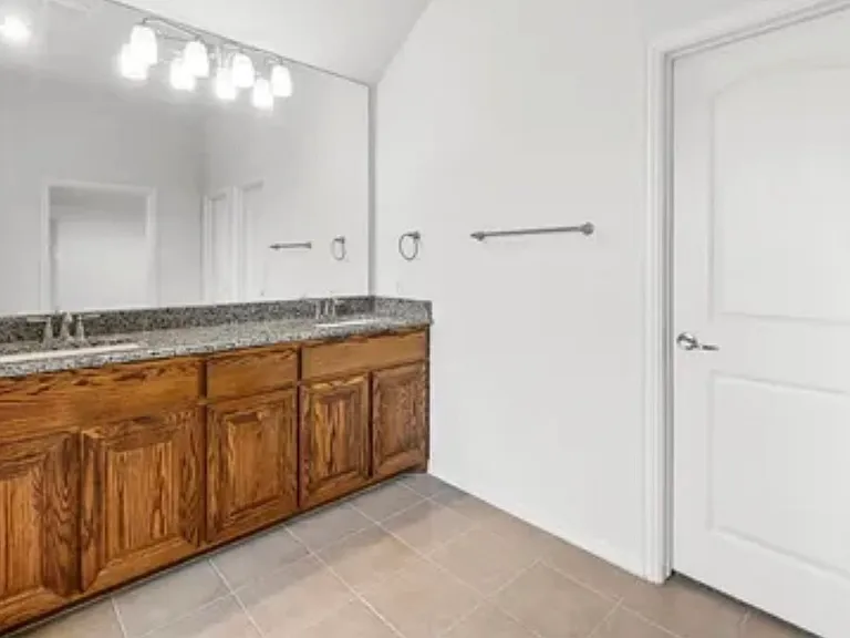 1018 Ivy Charm Way — Photo 12