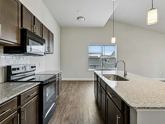 3rd image of 10950 Darryl Dr #1302
